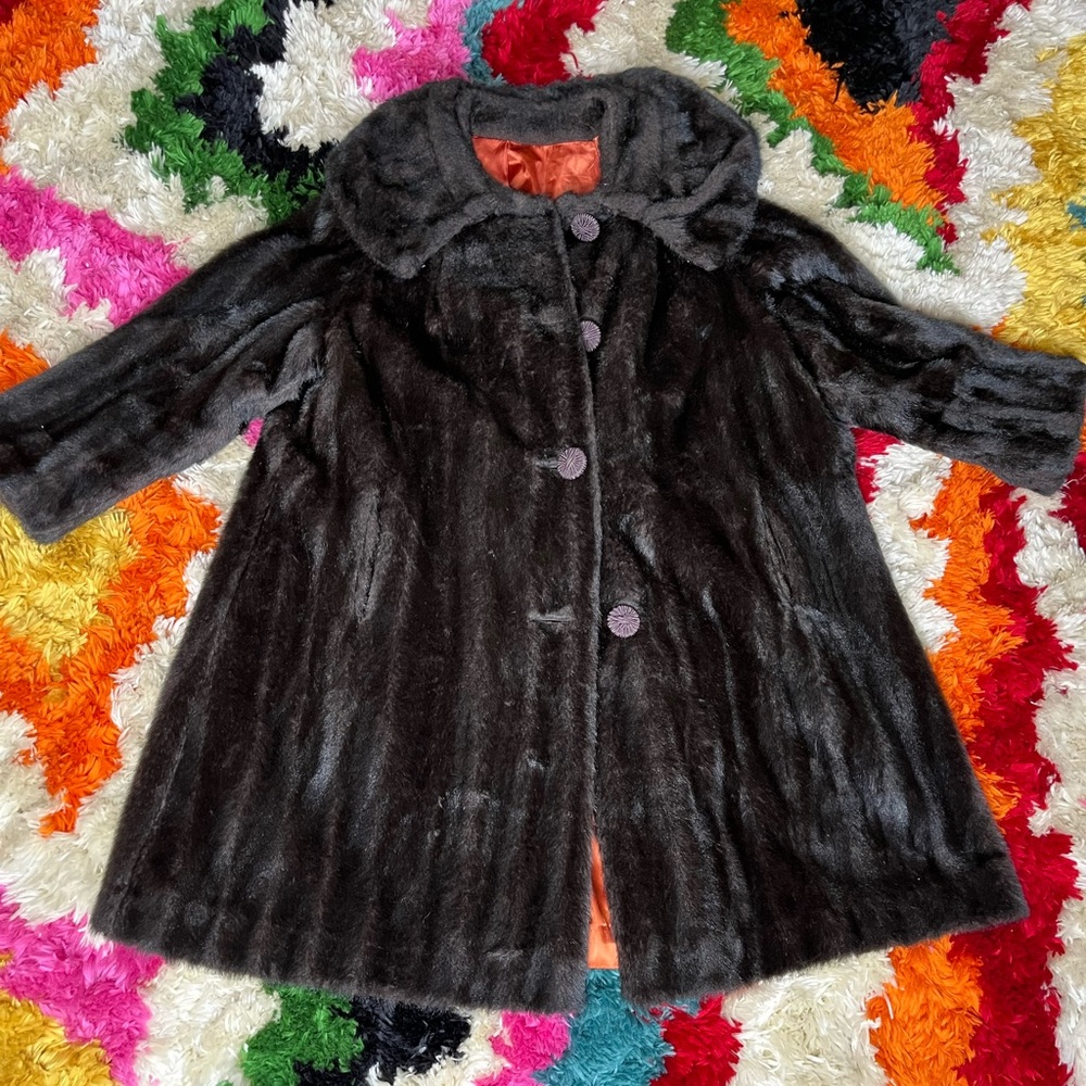 Vintage fur coat. Size M.